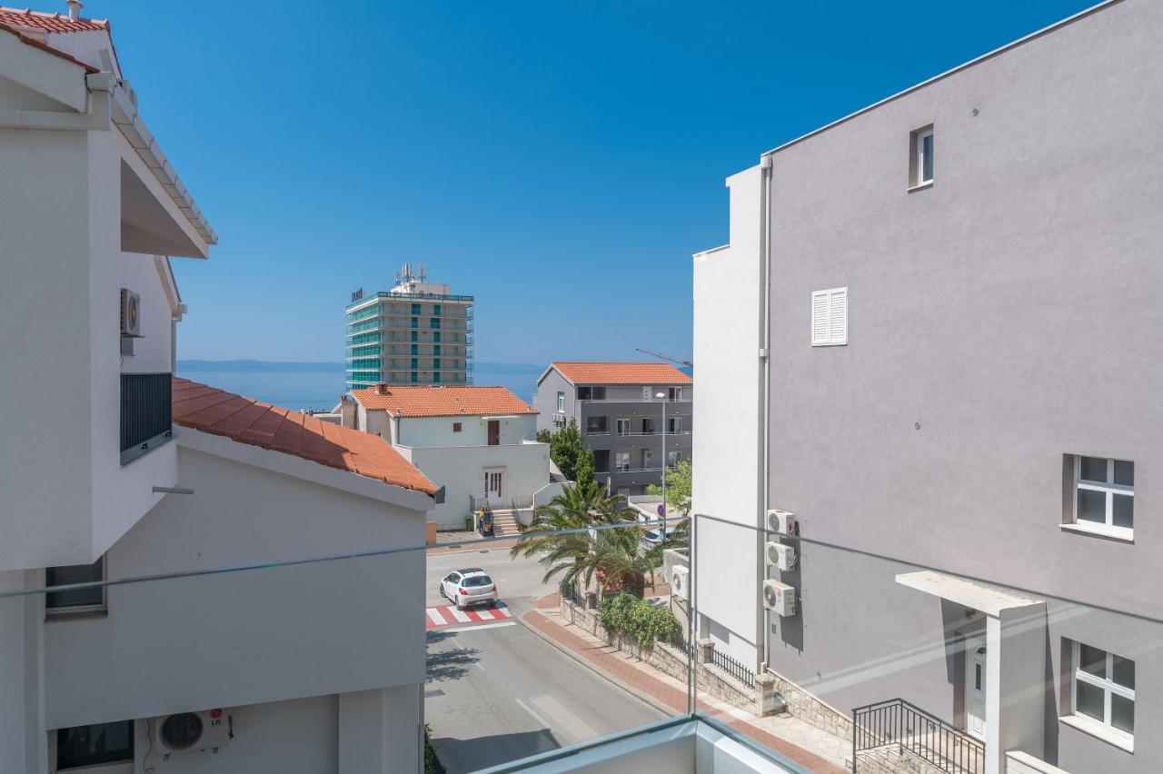 Luxury Apartment Purple Summer Sea View Макарська Екстер'єр фото