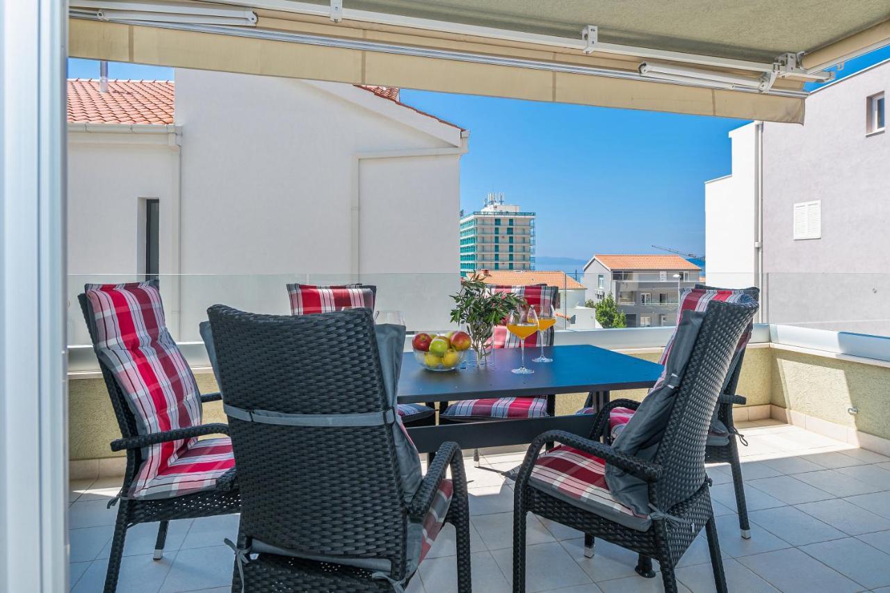 Luxury Apartment Purple Summer Sea View Макарська Екстер'єр фото